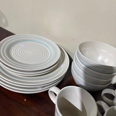 Pfaltzgraff place setting for 4 dishware set