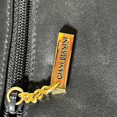 Lot 135 5 purses -