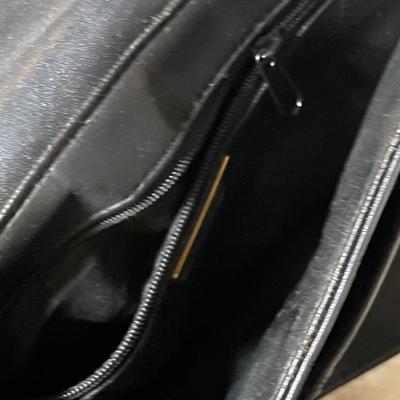 Lot 135 5 purses -