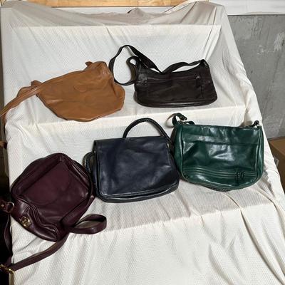 Lot 135 5 purses -