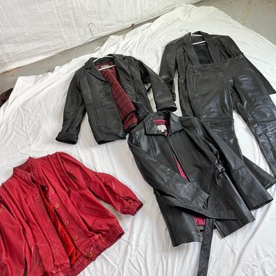 Lot 137 4 leather jackets, 1 leather pants
