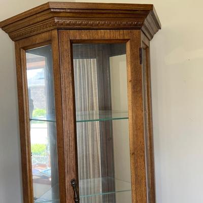 Lighted Display Curio Cabinet