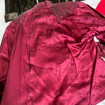 Lot 146 4 silk blouses - 1 vintage 80's beaded