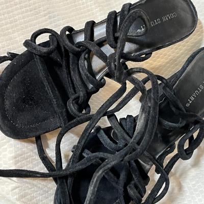 Lot 148 4 pairs of shoes - 3 black, 1 bronze, dressy shoes