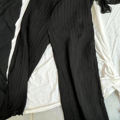 Lot 150 2 palatzo pants, 3 skirts