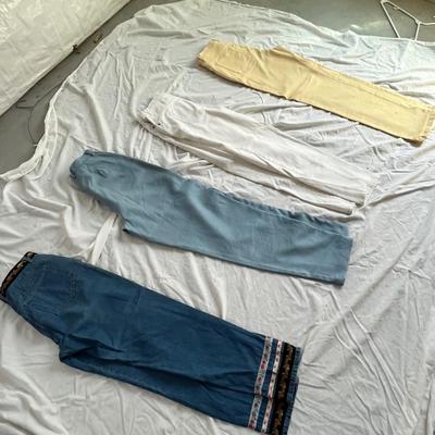 Lot 159 4 pairs of denim - blue, white and yellow