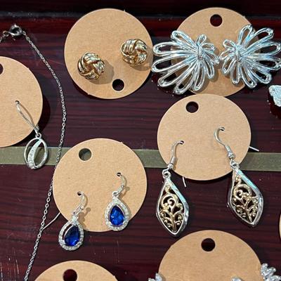 Big Lot Quality Contemporary Costume Jewlery