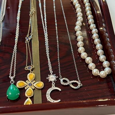 Big Lot Quality Contemporary Costume Jewlery