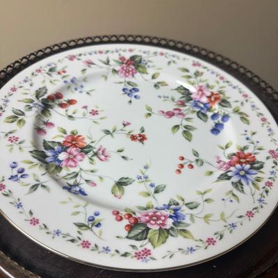 Andrea floral plate