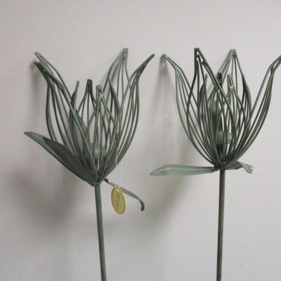 Metal Green Flower Lawn Art