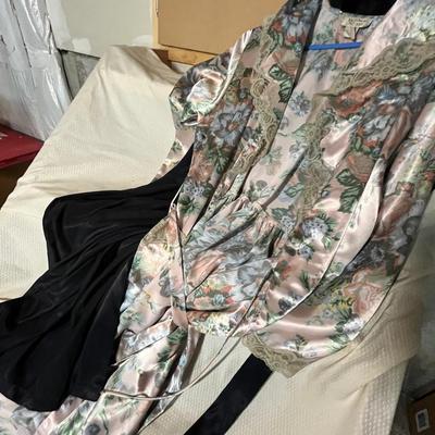 Lot 163 5 silky/satin housecoats