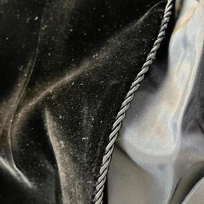 Lot 170 Black Tops