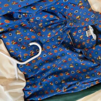 Lot 171 Assortment of women's blouses