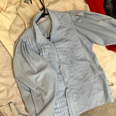 Lot 171 Assortment of women's blouses