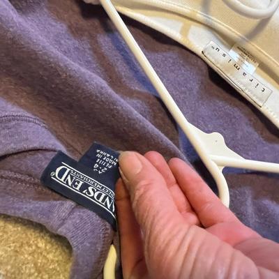 Lot 177 Lot of women's T's