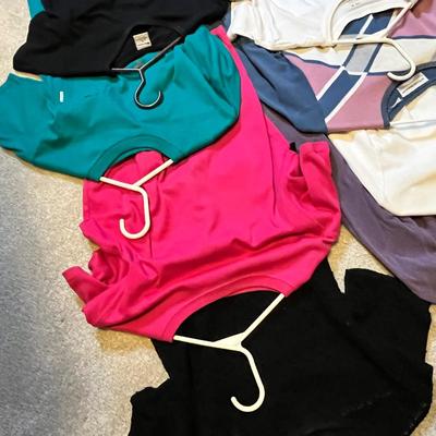 Lot 177 Lot of women's T's
