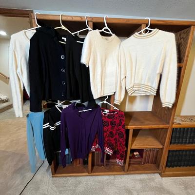Lot 182 Womens sweaters & other