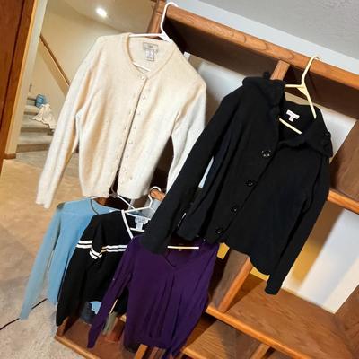 Lot 182 Womens sweaters & other
