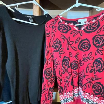 Lot 182 Womens sweaters & other