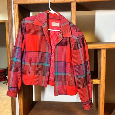 Lot 184 Vintage Pendleton ladies jacket
