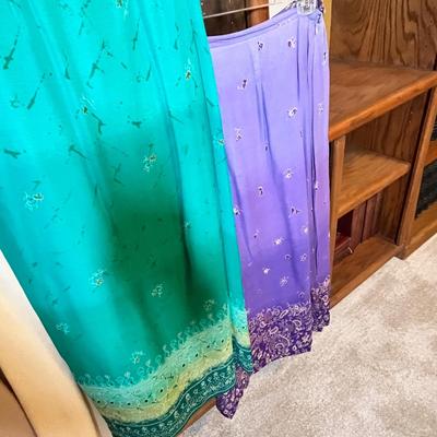 Lot 186 Skirts & tops