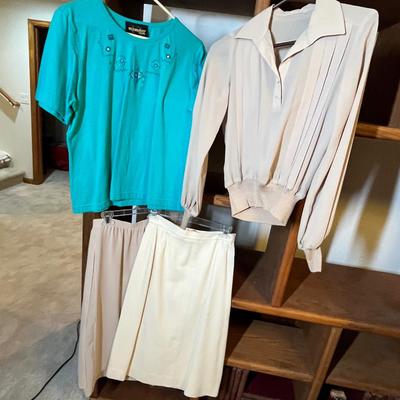 Lot 186 Skirts & tops