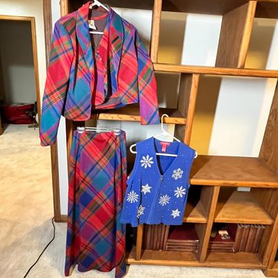 Lot 189 Fun vintage pieces