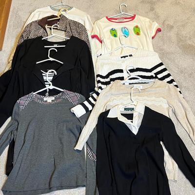 Lot 190 Lot of ladies tops