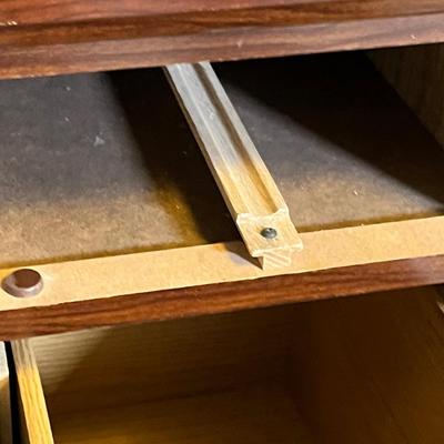 Lot 198 Fancy Desk