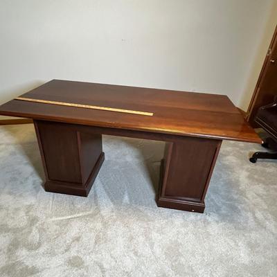 Lot 198 Fancy Desk
