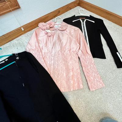 Lot 205 Women's tops