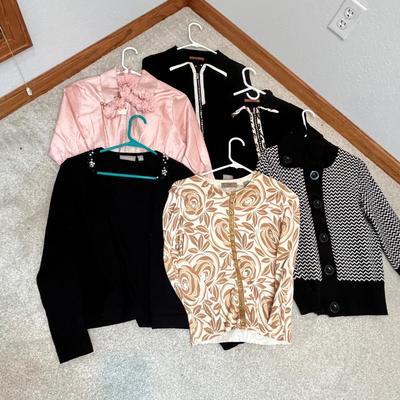 Lot 205 Women's tops