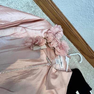 Lot 205 Women's tops