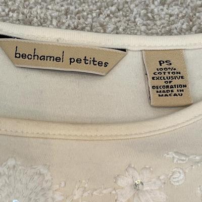 Lot 206 Women's light weight tops