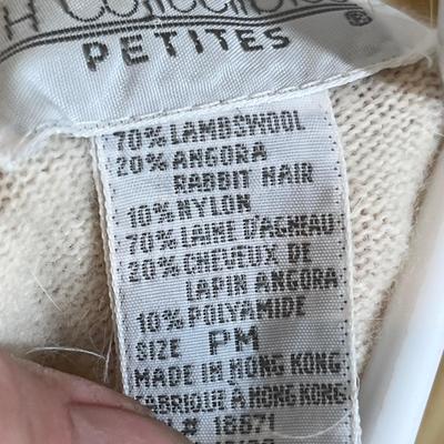 Lot 207 Women's sweaters