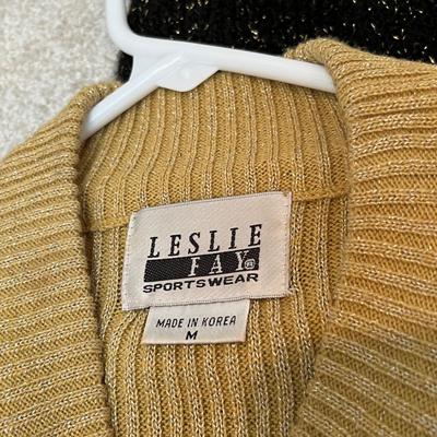 Lot 208 Womens knit tops