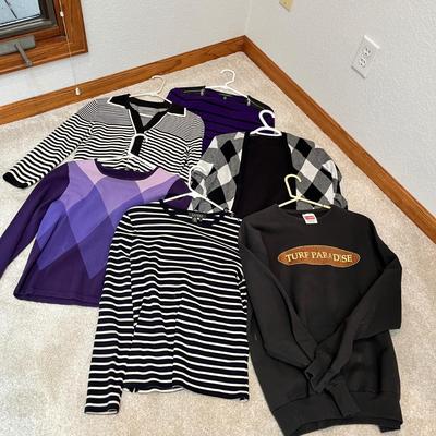 Lot 210 Women's tops