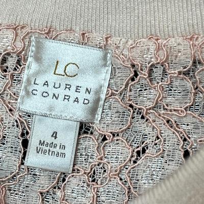 Lot 213 Vintage ladies clothing