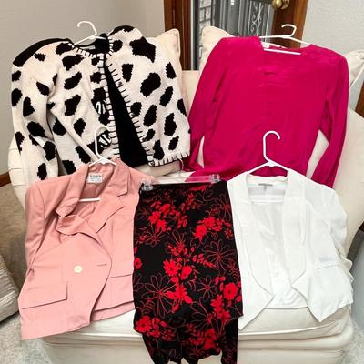 Lot 216 Ladies tops & skirt