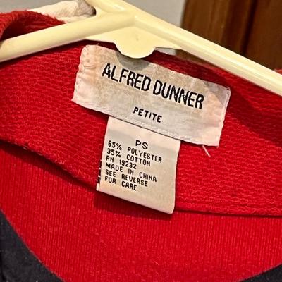 Lot 224 More women's jackets