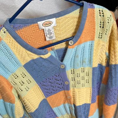 Lot 225 Women's knits