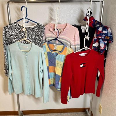 Lot 225 Women's knits