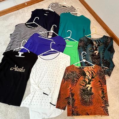 Lot 227 Large lot of women's tops
