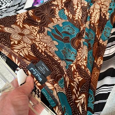 Lot 235 Women's clothing