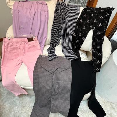 Lot 236 Women's pants