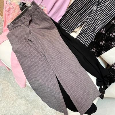 Lot 236 Women's pants