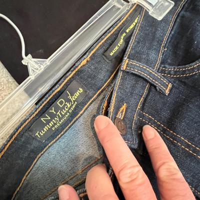 Lot 243 Women's jeans
