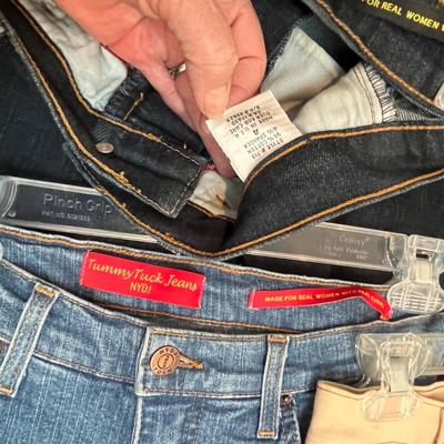 Lot 243 Women's jeans