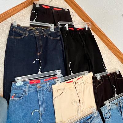 Lot 243 Women's jeans