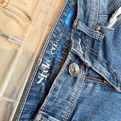 Lot 243 Women's jeans